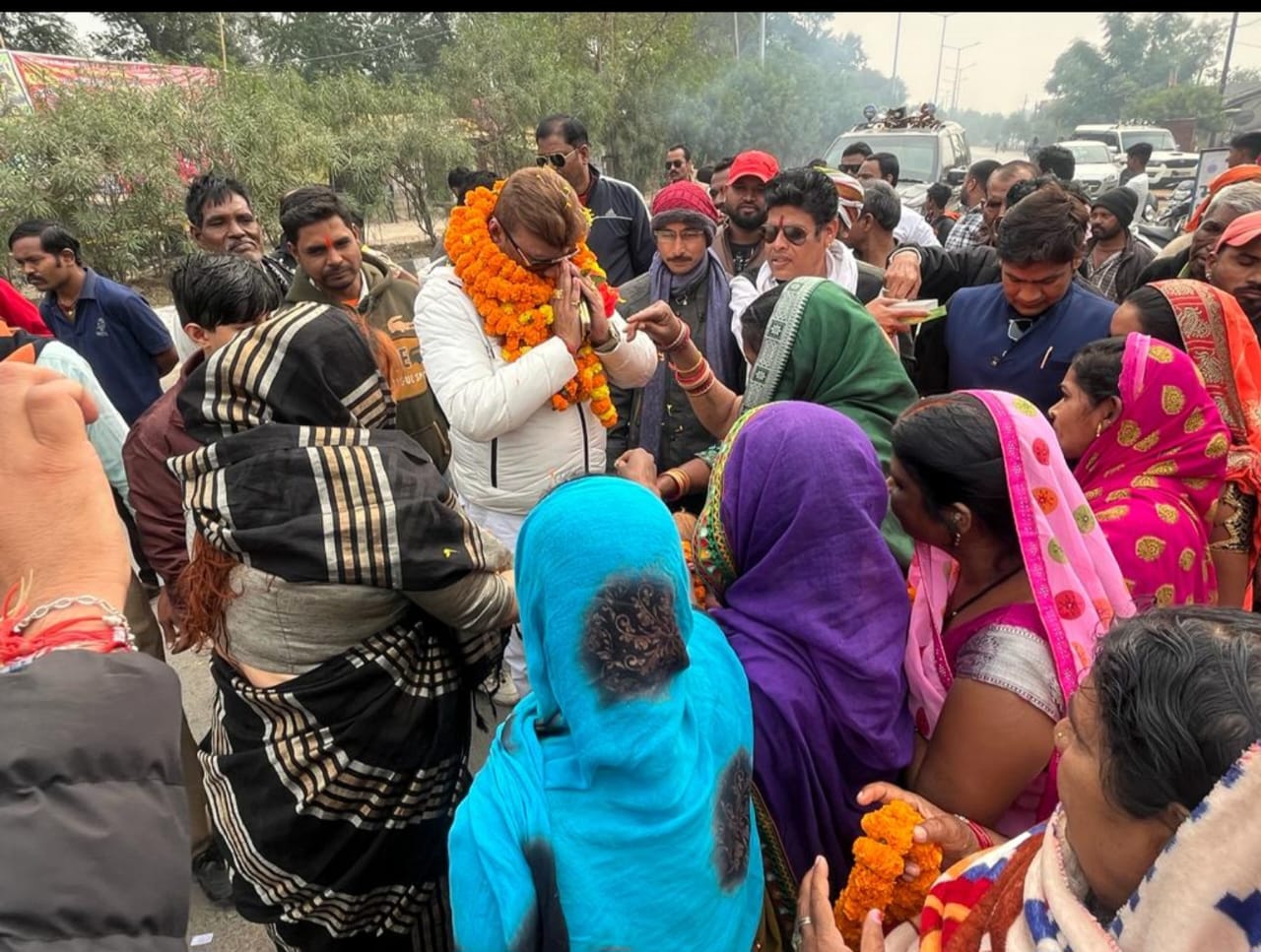 कांग्रेस नेता त्रिलोक श्रीवास का नगर आगमन पर कार्यकर्ताओं ने  किया भव्य स्वागत 