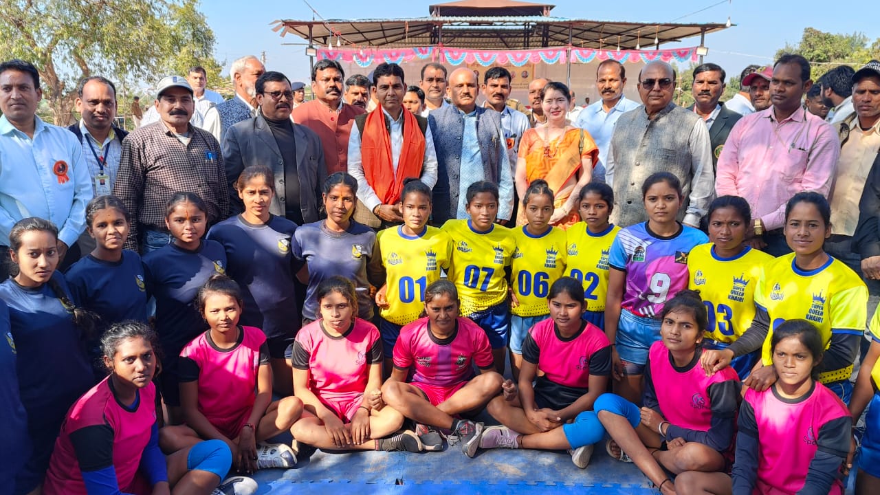 खेल एवं युवा कल्याण मंत्री श्री वर्मा ने मदकुदीप में कबड्डी प्रतियोगिता का किया शुभारंभ  खिलाड़ियों को आगे बढ़ाने के लिए राज्य सरकार प्रतिबद्ध – मंत्री श्री वर्मा
