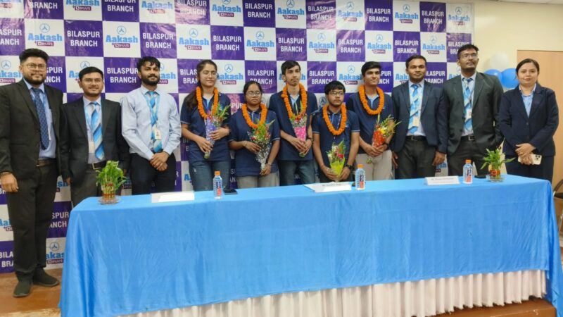 आकाश एजुकेशन सर्विसेज लिमिटेड के होनहार बच्चों ने जेईई (मेन) 2024 सेशन 2 के परिणाम में 99 प्रतिशत से अधिक अंक पाकर  बढ़ाया मान 