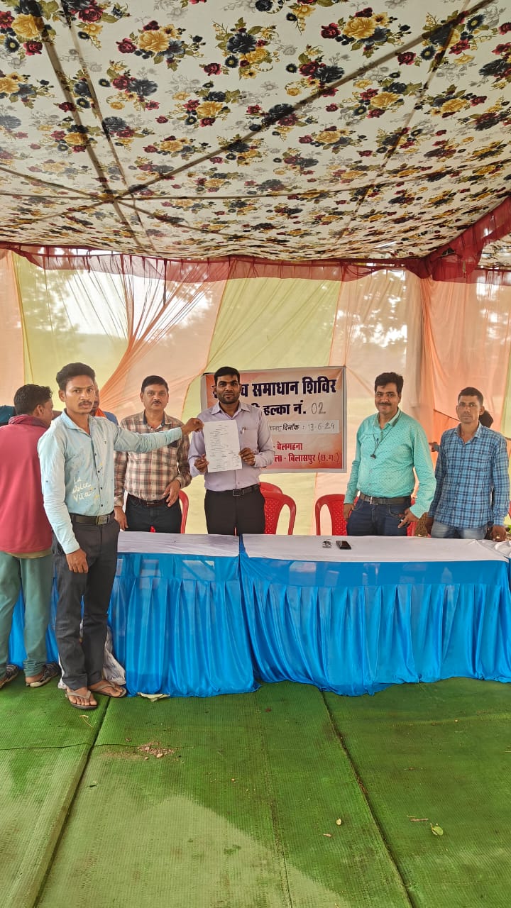 राजस्व शिविरों में मौके पर ही ग्रामीणों की समस्याओं का हो रहा निदान