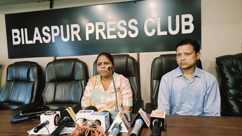 पत्नी की अंकसूची पर कूटरचना कर पूर्व पति ने अपना डिटेल डाला और किया दुरुपयोग…  युवती ने पुलिस अधीक्षक से गुहार लगाकर पूर्व पति पर चार सौ बीसी के तहत कार्यवाही की मांग 