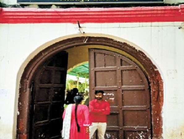 तहसीलदार गरिमा ठाकुर के खिलाफ 10 हजार रुपए रिश्वत मांगने का आरोप…..       सिविल न्यायालय का आदेश बडा या फिर तहसीलदार गरिमा ठाकुर का क्षेत्राधिकार ?