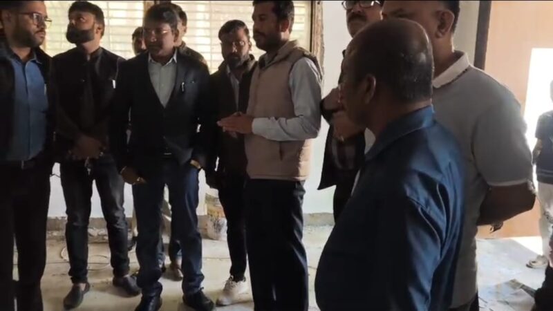 नवनिर्वाचित कार्यकारिणी ने किया निर्माणाधीन प्रेस क्लब भवन का निरीक्षण.. नगर निगम कमिश्नर के साथ मौके पर पहुंचे पदाधिकारी..