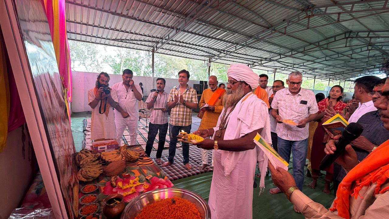 मदकू द्वीप में श्रद्धा और उल्लास के साथ मनाया गया 36वां हनुमान जन्मोत्सव, भजनों की स्वर लहरियों से गुंजायमान हुआ द्वीप क्षेत्र