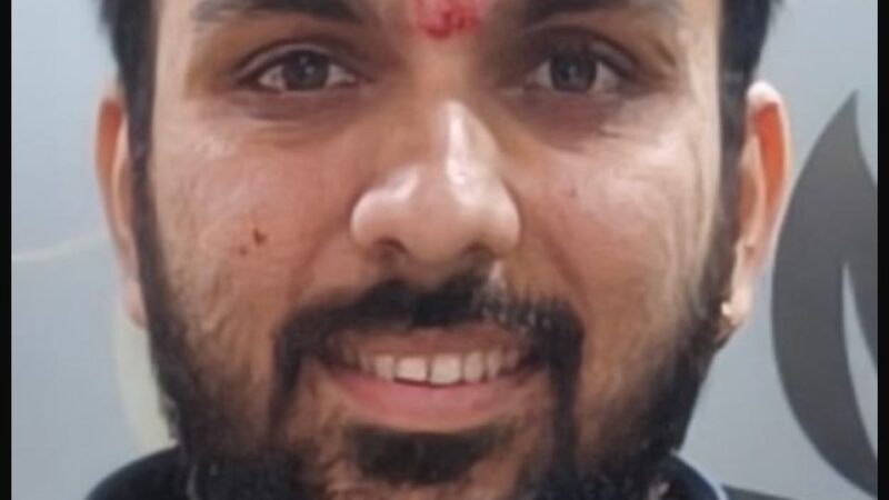 अंतिम विदाई में मानवता की मिसाल: अखिल सिंधवानी ने जाते-जाते दो चेहरों पर बिखेरी रोशनी