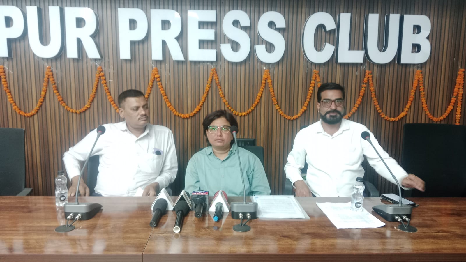सतीश मिश्रा की प्रेसवार्ता के विरोध में परिजनों ने खोला मोर्चा, उत्पीड़न व बदनाम करने के लगाए आरोप…..