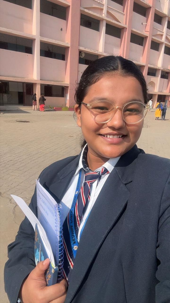 बेटी आराध्या मिश्रा ने सीबीएसई दसवीं  में 94 प्रतिशत अंक प्राप्त कर बढ़ाया मान, आईएएस अधिकारी बनने कि रखती है चाहत…