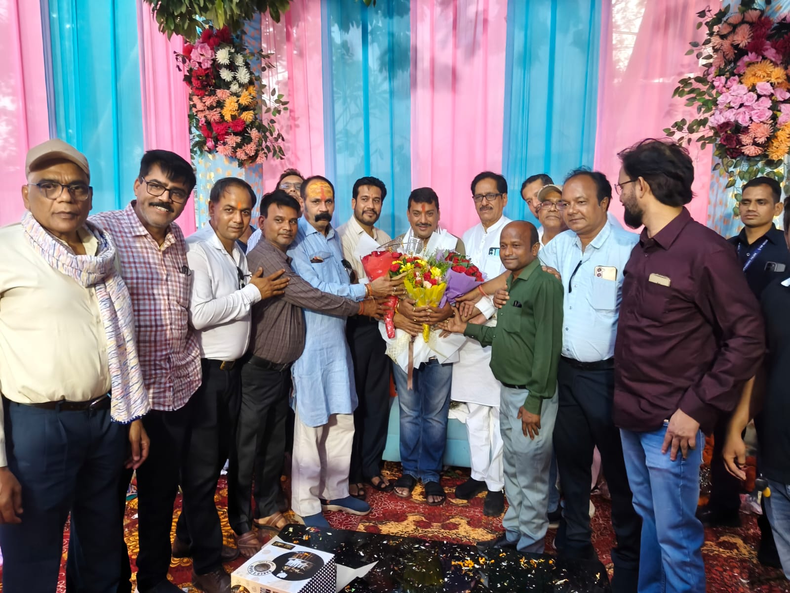 युवा विधायक सुशांत शुक्ला के जन्मदिन की बधाई देने बिलासपुर प्रेस क्लब अध्यक्ष के नेतृत्व में पहुंची टीम..