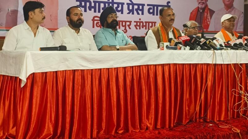 विकास गिनाने बैठे मंत्री, स्वास्थ्य विभाग के सवालों पर घिरे !