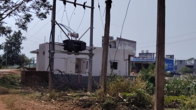 सगरा तालाब की मेढ़ पर अतिक्रमण का आरोप, सार्वजनिक घाट और धार्मिक स्थलों पर संकट !
