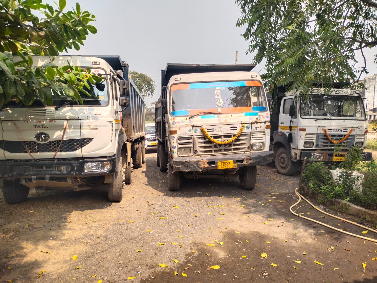 खनिजो के अवैध उतखनन परिवहन पर 07 हाइवा व 03 ट्रैक्टर ट्राली वाहन जप्त